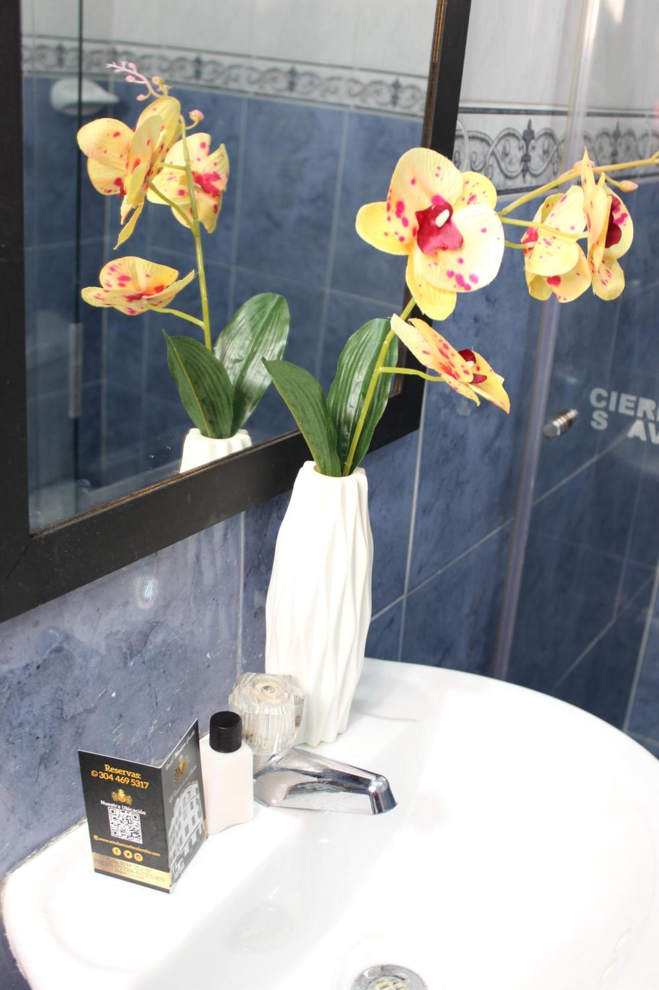 Hotel Windsor Castle Bogotá Zewnętrze zdjęcie